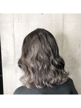 シュプバイトゥーミー(sup.by tomee) グレーアッシュ【担当 末吉】