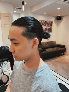 ザワイケーピー(THE YKP) マンバン　フェード　バーバー　床屋