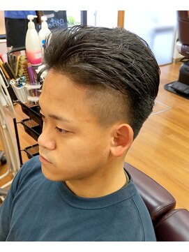 ブルブンガ(Berbunga) 【アイロンパーマ】ツーブロックかき上げヘア×フェードカット