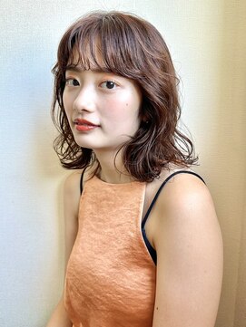 ブリス(VLISS) ミディアム レイヤーカット 顔周りレイヤー 透明感 20代30代40代