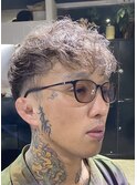 グレージュ スペインカール　ブリーチカラー マッシュパーマ