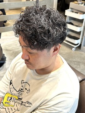 ノイセル(Noisyle) スパイキーアフロ チャコールグレー サーフフェザプードルパーマ