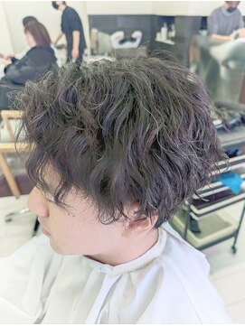ヘアーワークスミスト 池袋店(Hair Works MIST) アレンジ次第で色々楽しめるメンズパーマ