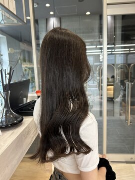 ロンドルピナス 小倉(Lond Lupinus) ミディアムレイヤーカット/似合わせカット/大人ガーリー/20代