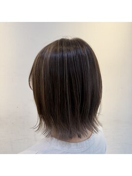 イーチエフ(each f.) 【井出 朱音】ハイライトボブ