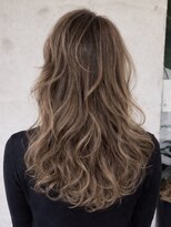 キリ 逗子(kiri) 逗子葉山デザインカラーハイライトケアブリーチ白髪ぼかし波巻き