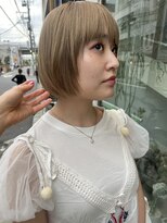ナヌークカフラ(nanuk kafla)&nbsp;ベージュカラーと優しいショートボブ