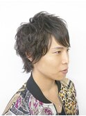 アウトラインが自然に跳ねるキックパーマスタイル