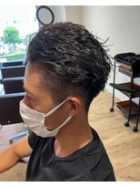 エヌプラス(N+)&nbsp;刈り上げセンターパートサーフカールブルーブラッフェザーパーマ