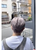 ブリーチ×刈り上げマッシュショート
