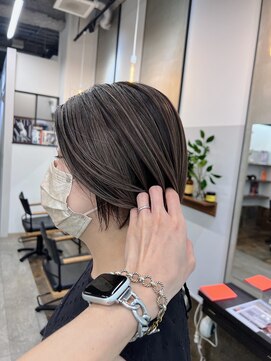 デイジードゥ(Daisy duex) ボブ　デザインカラー　グレージュカラー　シルキーベージュ