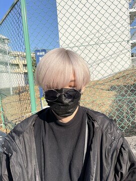 ホロ(hollo) ホワイトヘア/韓国マッシュ/ホワイトシルバー