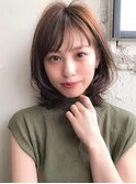 カラーはカッパーベージュ