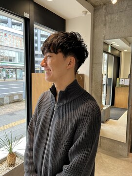 ミリ(milli Produce by ITAKURA) パーマ風くせ毛メンズショート