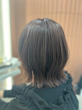 アイコニックナゴヤ(AIconic nagoya) ふんわり外ハネ/ラベンダーグレージュ/ミディアム(by庄司)