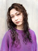 ビュートリアム 梅田(BEAUTRIUM) くるくるパーマ/顔周りレイヤー／スパイラルパーマ/個性派