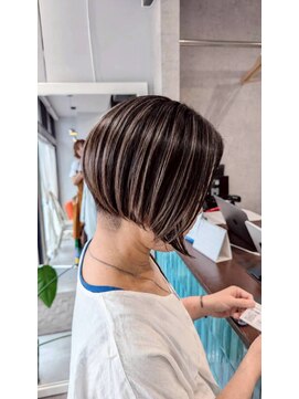 ベル(BELL) 刈り上げメッシュ女子