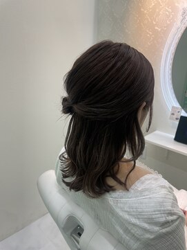 エラ(Ella) ミディアム×くるみちゃんヘアアレンジ