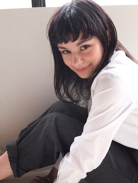 コス(kos) 【nanuk*ueki】パーマでフィットさせる眉上ショートバング