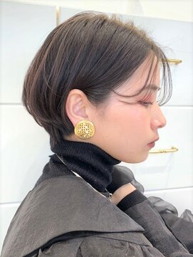 ビーハイブ 一番町店 アヴェダ(BEHIVE) 前下がりショートボブ　シースルーバング×センターパート