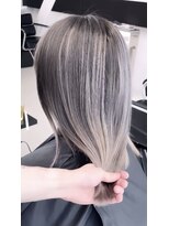 アライブ キチジョウジ(ALIVE Kichijoji)&nbsp;エアータッチバレイヤージュ白髪ぼかし／ケアブリーチハイライト