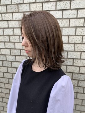 ノウェム バイ シーラス(novem by cirrus) アッシュベージュ系透明感外ハネボブ♪20代/30代/40代/50代
