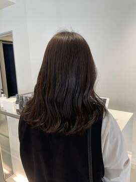 ガリカ 渋谷(Gallica) 【小岩井美希】大人の地毛風カラー/透明感グレージュ/艶髪ミディ