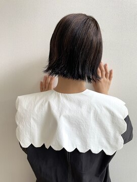 ビューティブロー ビービー(Beauty Blow B.B) ハイライトデザインカラー外ハネレイヤーボブ白髪ぼかし