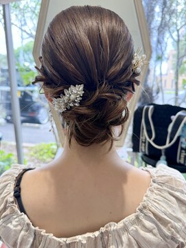 マカロンコワフュールドウシワカマル(macaron coiffure de ushiwakamaru) ブライダルアップ