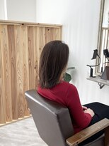 ホンネ(honne.)&nbsp;イヤリングカラーホワイトブロンド×似合わせカット