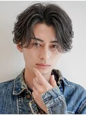 スーツ短髪ツーブロック束感モテる黒髪シークレットパーマ流行