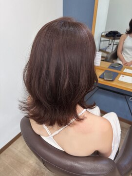 ルル 宇都宮(Loulou) くすみベージュ×ロブスタイル