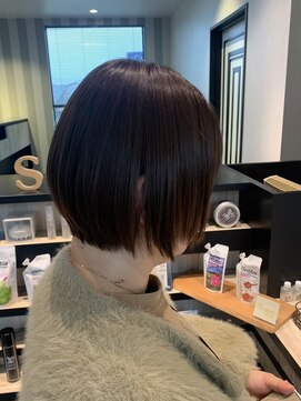 シーズ(sees) 髪質改善縮毛矯正ナチュラルショート