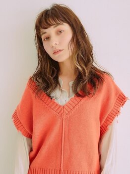 ジェニーバイメノン(JENNIE by Menon)の写真/【朝9時より営業/JR吹田】オシャレが際立つ♪立体感でより小顔に魅せる、日々の扱いやすさもUPするパーマ◇