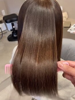 【山口市/縮毛矯正】クセ毛やエイジング毛も柔らかく自然にまとまり、毎朝のスタイリングがグッと簡単に♪