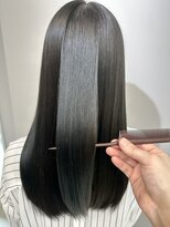 グラム(gram) 髪質改善で作る極艶ブラックロング