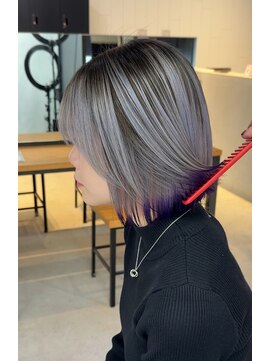 サロウィン 下北沢(SALOWIN) グレーのシャドールーツにバイオレッドのエンドカラー