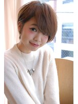 レウナ 外苑前(Reuna)&nbsp;長めバング大人カジュアル耳かけスタイル