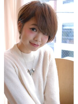 レウナ 外苑前(Reuna) 長めバング大人カジュアル耳かけスタイル