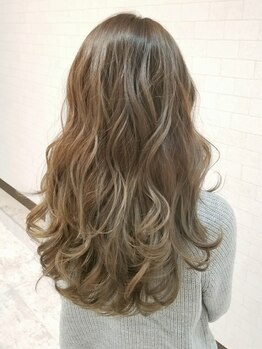 "ダメージレス"なカラーならGLAM HAIR★最旬キーワードは<透明感>外国人風/インナーカラー/ハイライトも◎