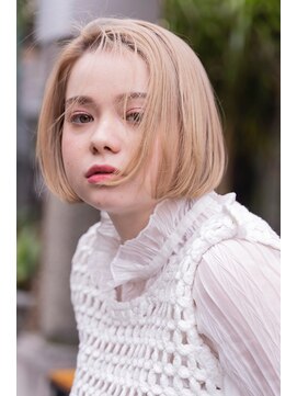 テイラー(Taylor) ［Taylor］☆大宮　ホワイトベージュ×ミニホブ