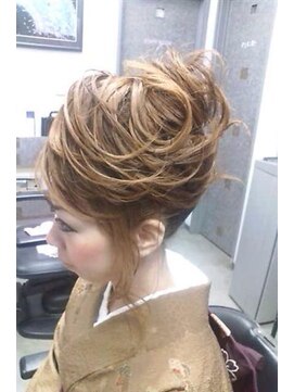 カット イン ヌーボ(cut in NOUVEAU) 卒業式アップ