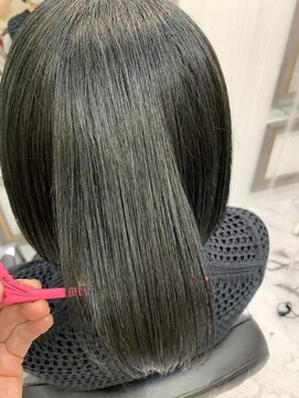 エスカーラ 表参道(THE ESCALA) ネイビーブルー×髪質改善トリートメント【タビラマユミ】