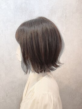 サンズ(SUNS) ワンレン　外ハネ　ボブ　グレージュ　ブルージュ