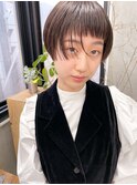 オン眉ショート個性的ショートボブ