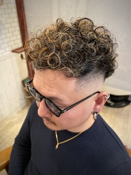 サードプレイス(Third Place) スキンフェードパーマメッシュ