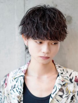 ライラ(Lyla) 耳周りスッキリマッシュウルフ　スパイラルパーマ　下北沢メンズ