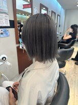 イーエル グランデ(e.ll grande) 透明感のあるグレージュ