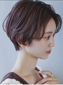 耳かけショートボブ 前髪なし センター分け ハンサムショート