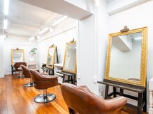 ヨシトモ(YOSHITOMO)の雰囲気(落ち着いた雰囲気でスタッフ一同おもてなしさせて頂きます)